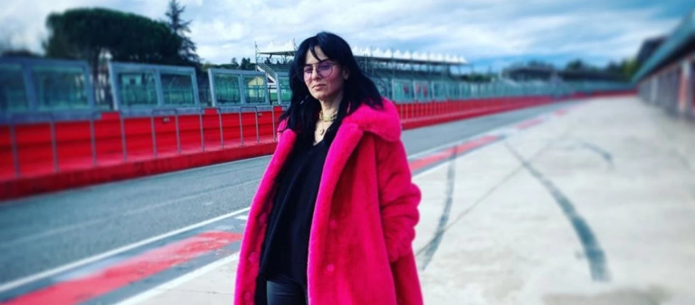 «Kόντρα» Snik και Ζενεβιέβ Μαζαρί για τη ροζ γούνα - Τι είπαν μεταξύ τους (φωτο)